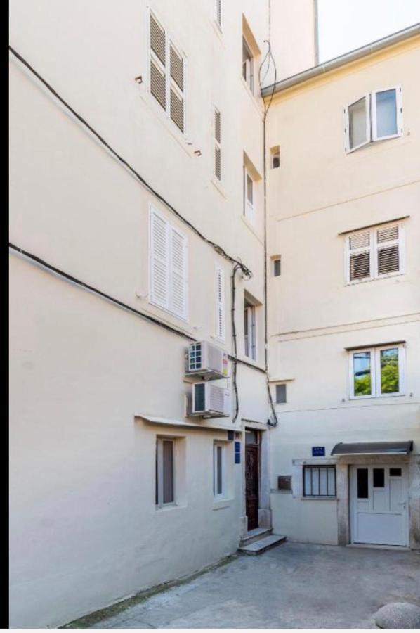 Town Place Apartment سبليت المظهر الخارجي الصورة